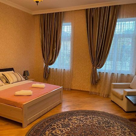 Sisi Guest House Kutaisi Bagian luar foto